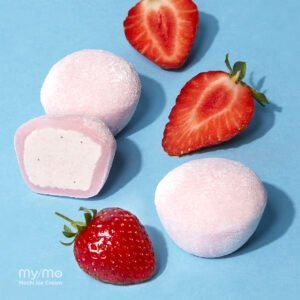 Vegan Strawberry My/Mochi and Strawberries